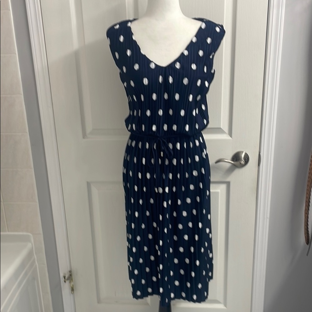 NWOT Navy blue and White Polkadot  Sleeveless V-Neck Midi dress Size XS - Picture 2 of 8